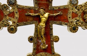 Restauro della Croce di Chiaravalle sec. XIII, Museo del Tesoro del Duomo di Milan